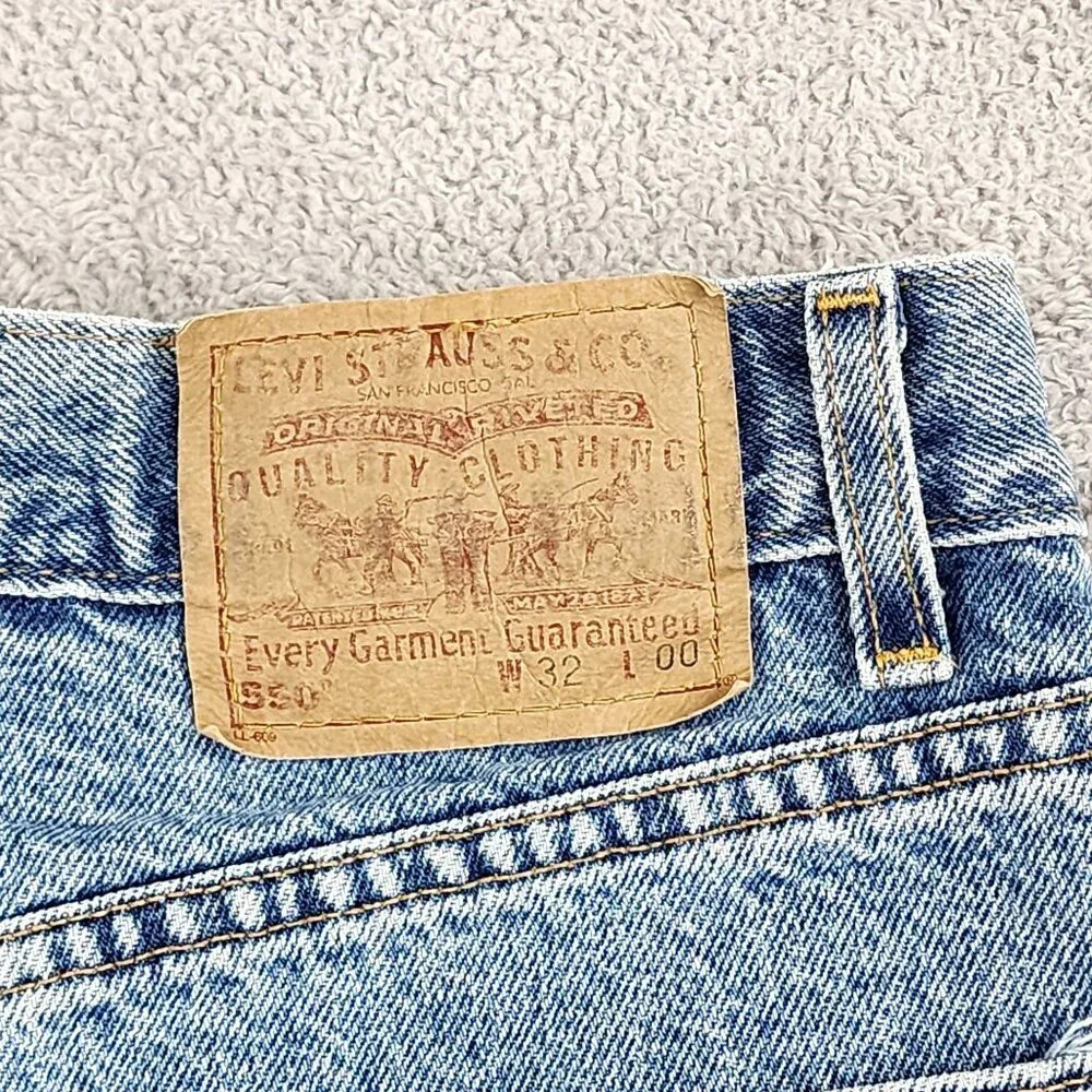 Vintage USA Levis 550 Mens Relaxed Fit Jean Shorts Size 32 Bermuda 27PT - Picture 6 of 7